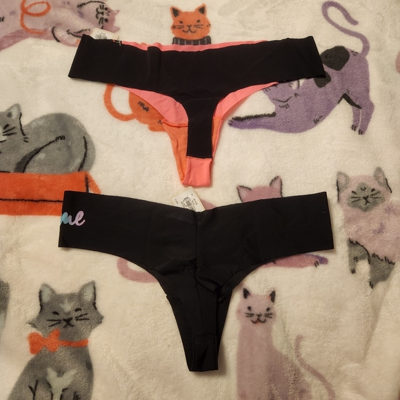 2 Pairs of No-Show Thongs - Picture 3 of 4